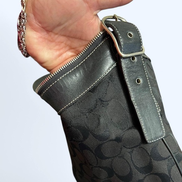 Coach - Picture 4 of 8